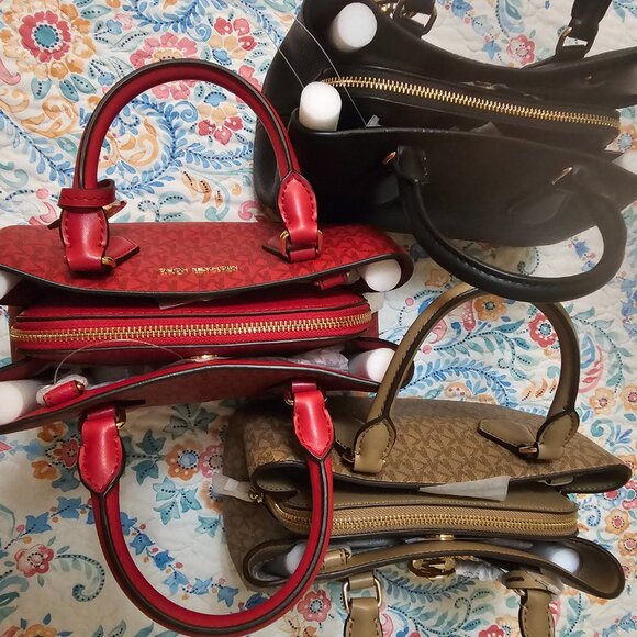 Michael kors handbag - Picture 12 of 12